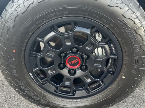 Used 2025 Toyota Tundra TRD Pro AWD/4WD image 12