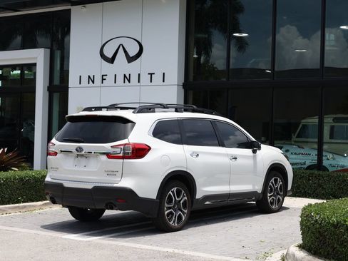 Used 2023 Subaru Ascent Touring AWD/4WD image 4
