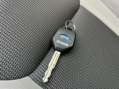 Used 2021 Subaru Crosstrek 2.0i Premium image 33