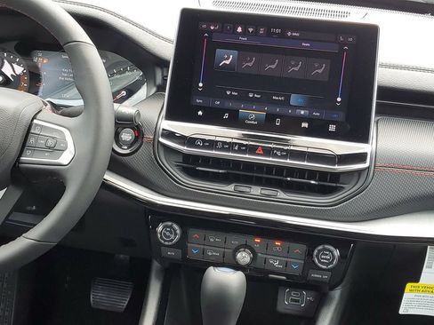 New 2026 Jeep Compass Trailhawk AWD/4WD image 28