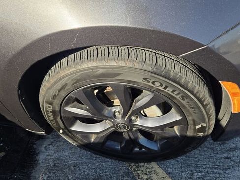 Used 2018 Chrysler Pacifica Touring Plus w/ S Appearance Package image 7