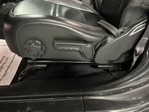 Used 2022 Jeep Wrangler Unlimited Sahara w/ Cold Weather Group image 13