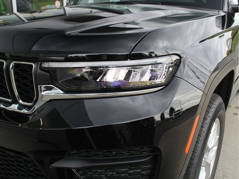 New 2025 Jeep Grand Cherokee Laredo X w/ Luxury Tech Group I image 36