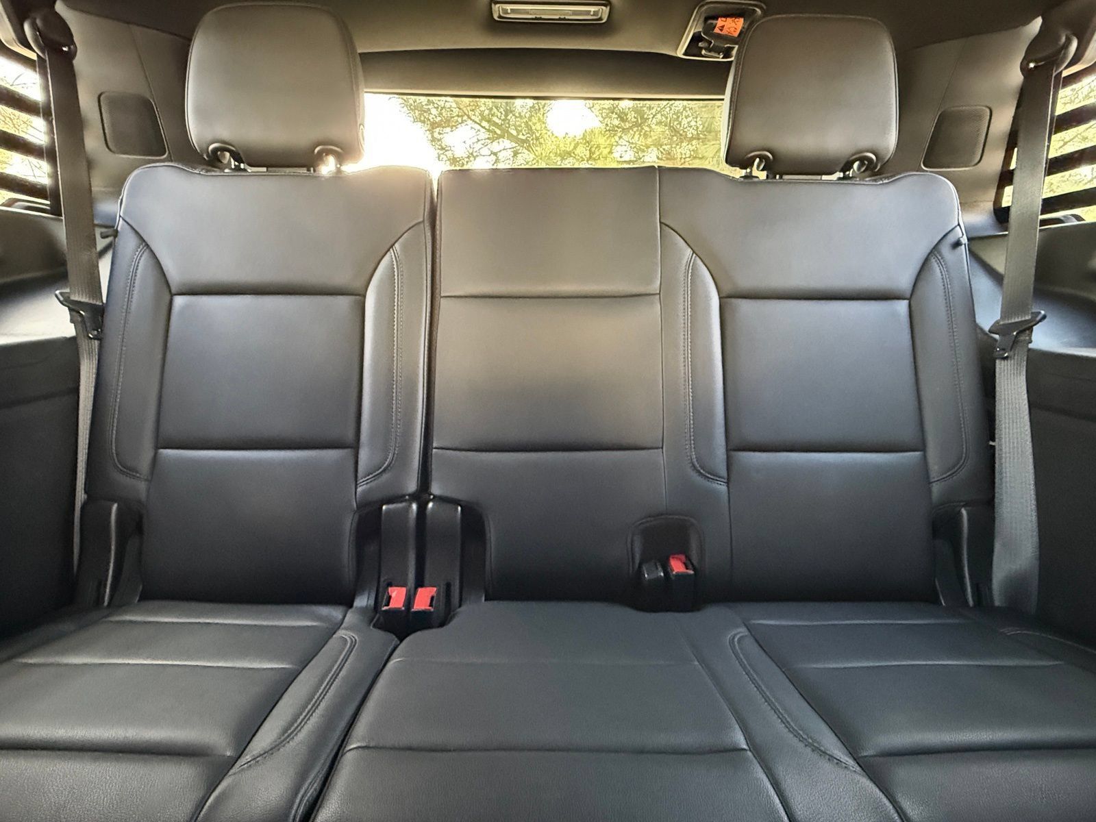 Used 2022 Chevrolet Tahoe Z71 w/ Luxury Package AWD/4WD image 40
