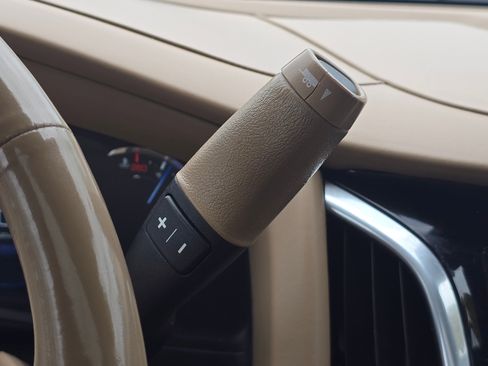 Used 2020 Cadillac Escalade Platinum AWD/4WD image 27