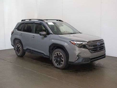 Certified 2025 Subaru Forester Premium w/ Convenience Package #2 AWD/4WD image 1