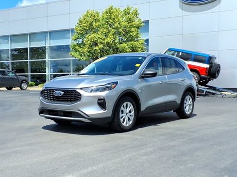 Certified 2024 Ford Escape Active w/ Cold Weather Package FWD image 1