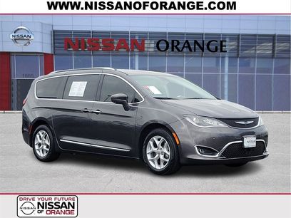 Used 2018 Chrysler Pacifica Touring-L w/ Advanced Safetytec Group