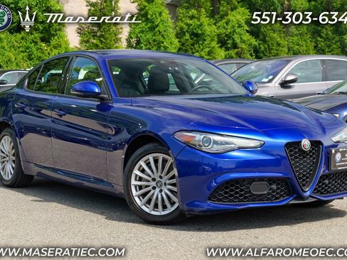Used 2023 Alfa Romeo Giulia Sprint AWD/4WD image 1