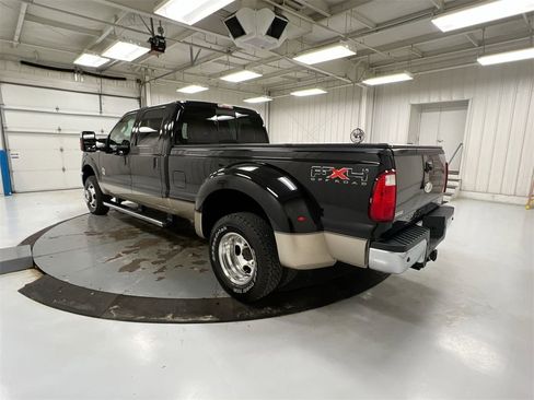Used 2011 Ford F350 Lariat w/ Lariat Interior Pkg image 4