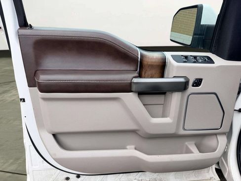 Used 2019 Ford F150 Limited image 17