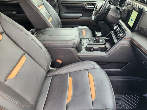 Used 2024 GMC Sierra 1500 AT4 w/ Technology Package AWD/4WD image 14
