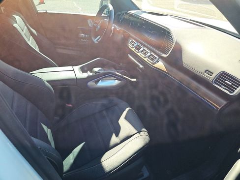 Used 2025 Mercedes-Benz GLS 450 4MATIC image 6