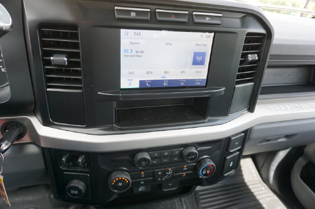 Used 2024 Ford F350 XL RWD image 4