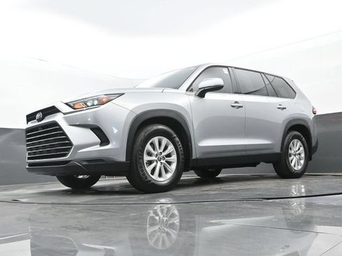 Used 2024 Toyota Grand Highlander FWD image 27