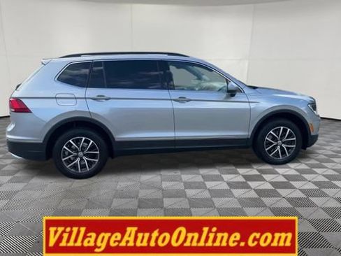 Used 2020 Volkswagen Tiguan SE w/ Panoramic Sunroof Package AWD/4WD image 42