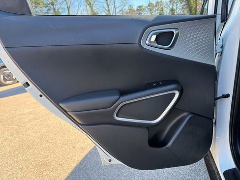 Used 2023 Kia Soul S image 23