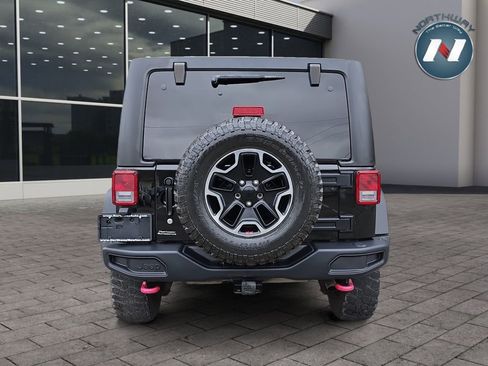 Used 2015 Jeep Wrangler Unlimited Rubicon AWD/4WD image 4