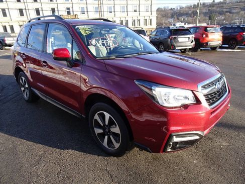 Used 2017 Subaru Forester 2.5i Premium w/ Popular Package #2A image 4