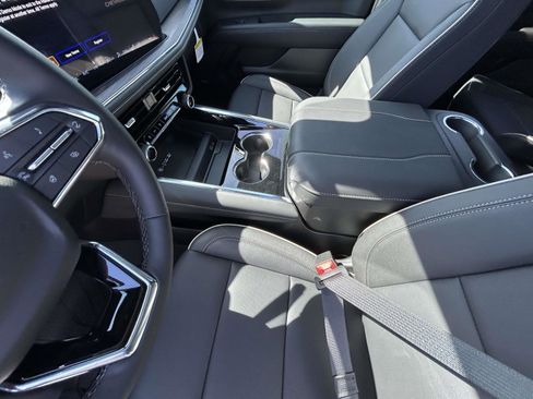 New 2026 Chevrolet Suburban Premier image 10