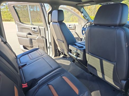 Used 2021 GMC Sierra 1500 AT4 w/ AT4 Premium Package image 11