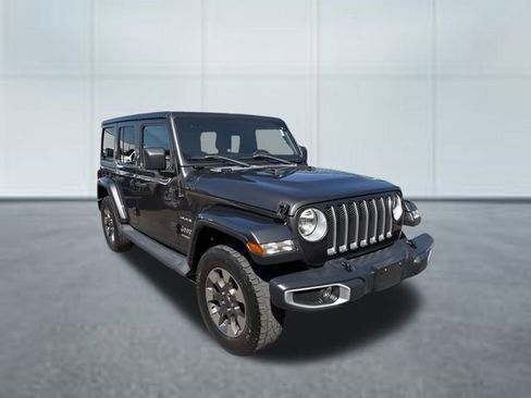 Used 2019 Jeep Wrangler Unlimited Sahara w/ Cold Weather Group AWD/4WD image 4