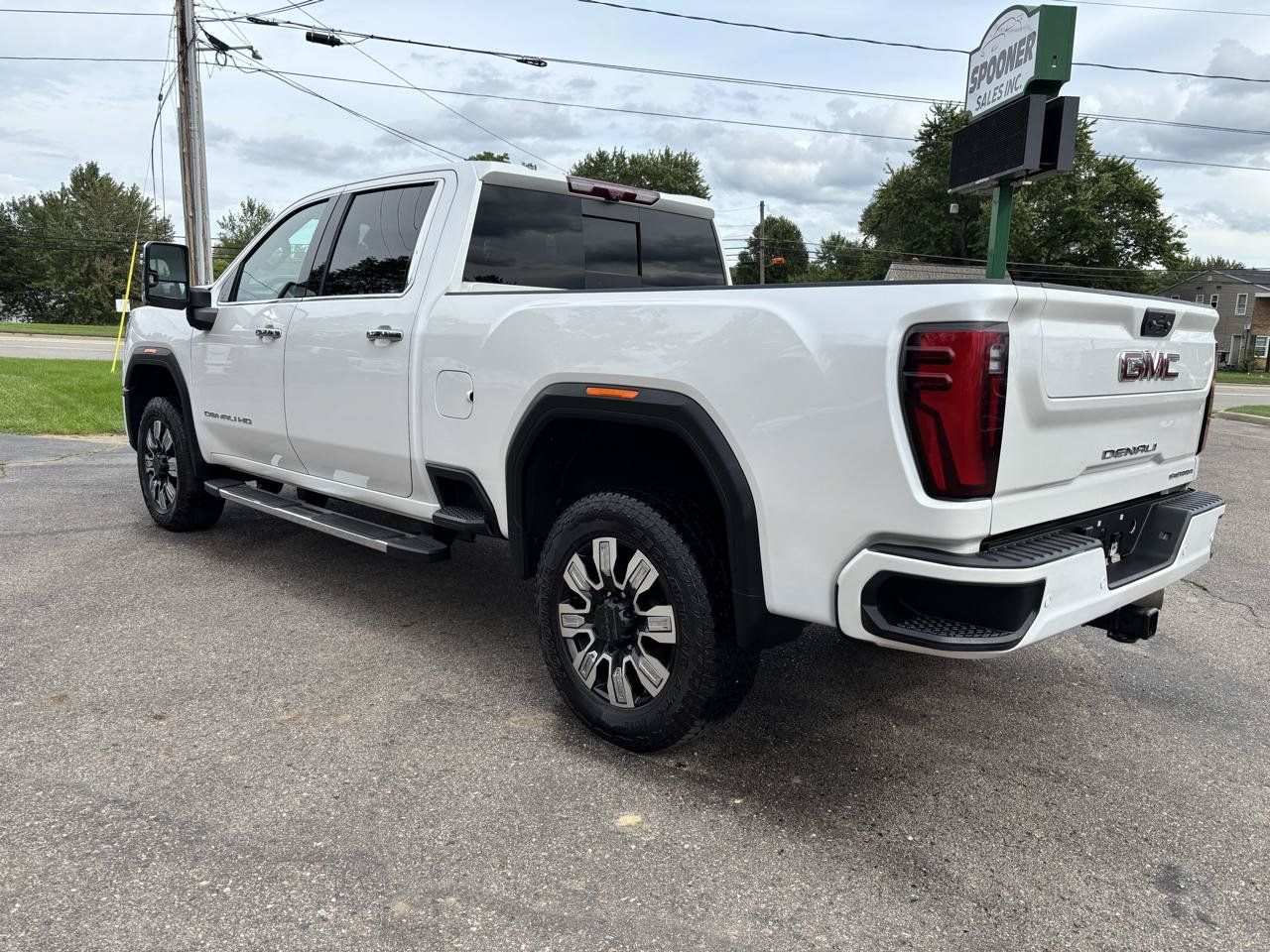 Used 2024 GMC Sierra 2500 Denali w/ Denali Reserve Package AWD/4WD image 3