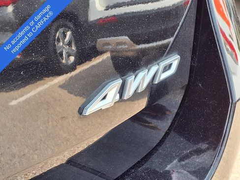 Used 2023 Ford Explorer XLT w/ Equipment Group 202A AWD/4WD image 10