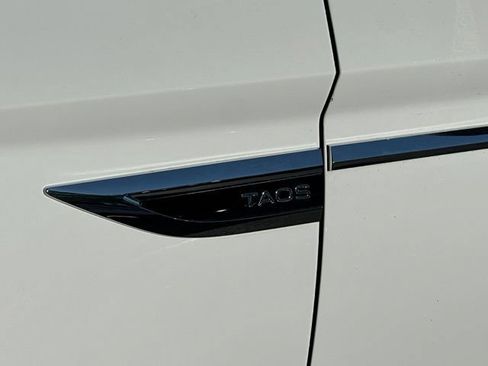 Used 2023 Volkswagen Taos SEL AWD/4WD image 10