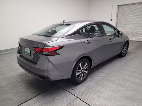 Used 2021 Nissan Versa SV FWD image 9