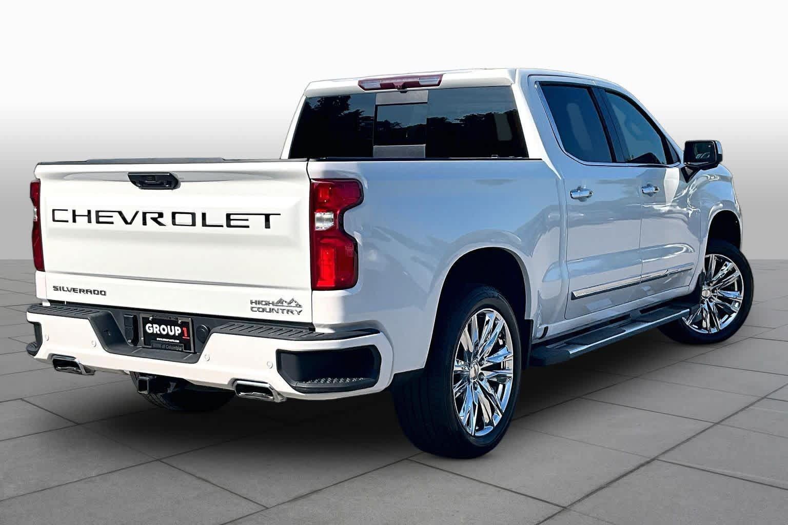 Used 2023 Chevrolet Silverado 1500 High Country w/ High Country Premium Package AWD/4WD image 12