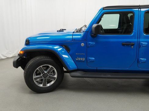 Certified 2022 Jeep Wrangler Unlimited Sahara w/ Cold Weather Group image 16