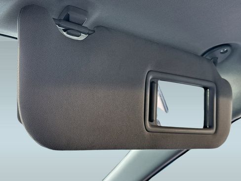 Used 2021 Toyota Camry SE image 18