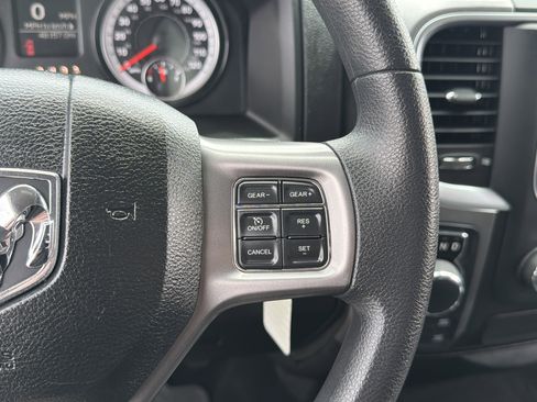 Used 2022 RAM 1500 Classic SLT AWD/4WD image 19