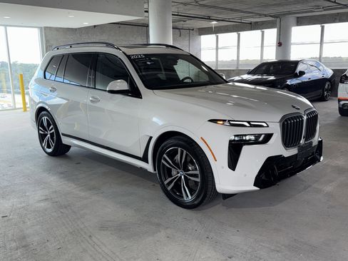 Certified 2025 BMW X7 xDrive40i w/ M Sport Package image 1