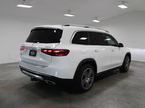 Used 2025 Mercedes-Benz GLS 450 4MATIC image 9