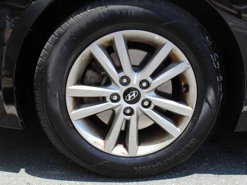 Used 2015 Hyundai Sonata SE w/ Option Group 09 FWD image 29