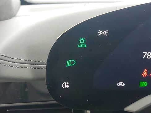 Certified 2020 Porsche Taycan image 28