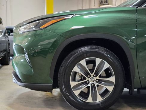 Used 2023 Toyota Highlander XLE image 14