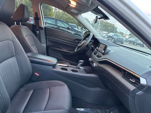Used 2023 Nissan Altima 2.5 S image 13