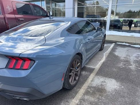 Used 2024 Ford Mustang GT Premium image 3