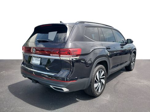 Used 2024 Volkswagen Atlas SE FWD image 3