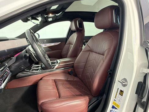 Used 2024 BMW 740i RWD image 5