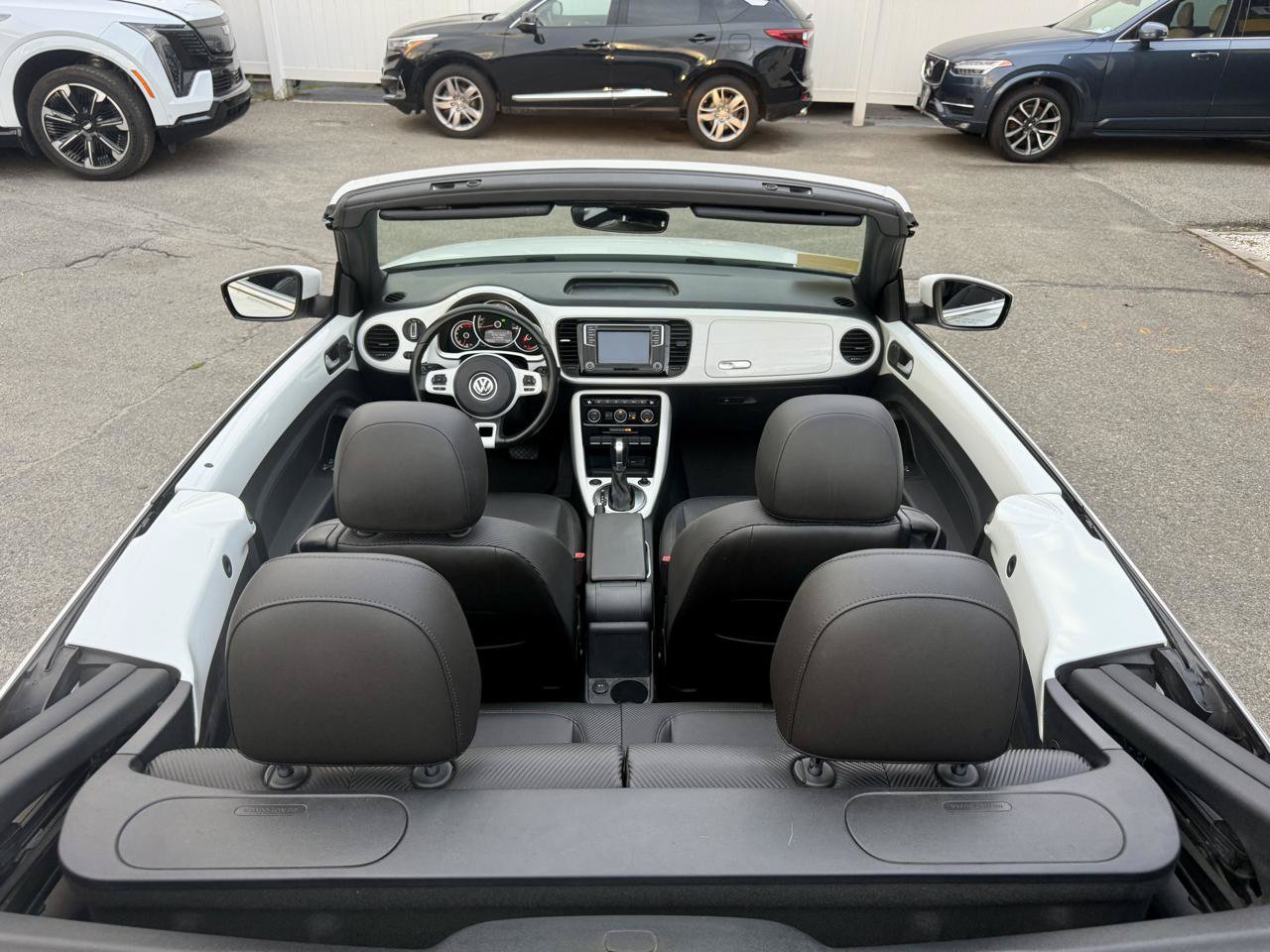 Used 2019 Volkswagen Beetle 2.0T SE FWD image 26