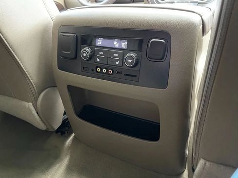 Used 2016 Chevrolet Suburban LT image 29