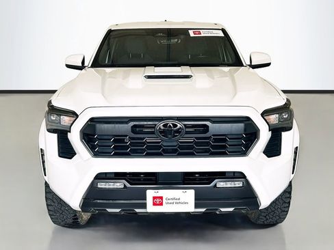 Used 2024 Toyota Tacoma TRD Sport AWD/4WD image 2