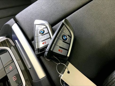 Used 2021 BMW X5 xDrive40i AWD/4WD image 14