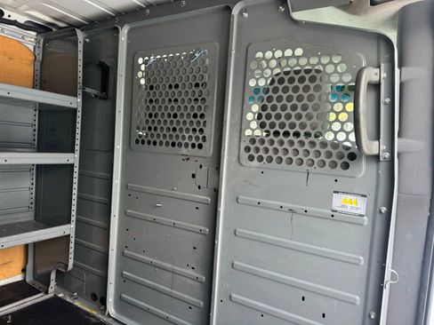 Used 2015 Nissan NV 2500 SV w/ Technology Package image 27