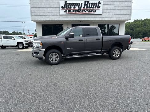 Used 2024 RAM 2500 Big Horn AWD/4WD image 1