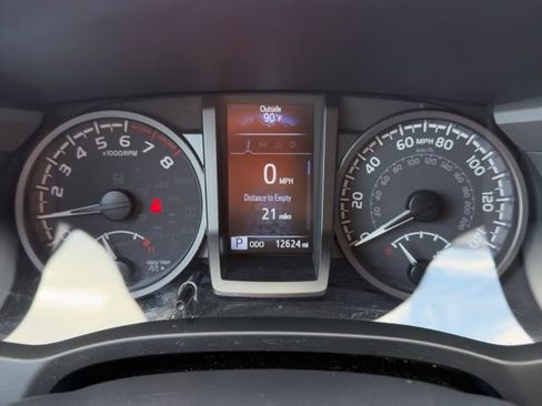 Used 2023 Toyota Tacoma TRD Sport AWD/4WD image 17